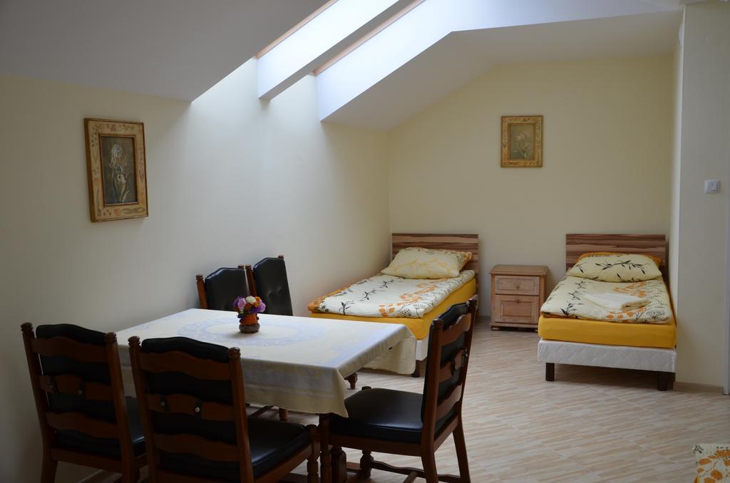 Gosciniec Podkowa Apartment Wlodawa Room photo